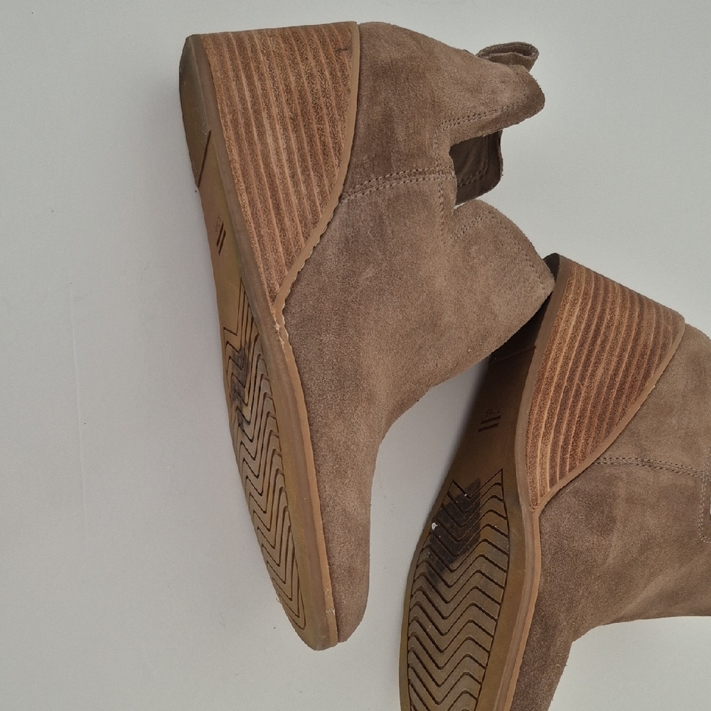 TOMS Women's Brown Suede Wedge Boots – Size US 9